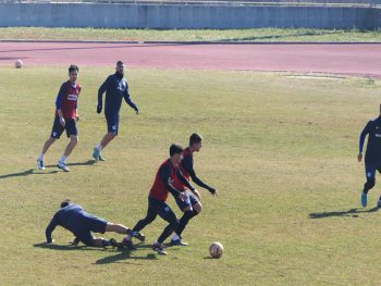 Στα «πιτς» Λεό και Σταματελόπουλος-Αμφίβολη η συμμετοχή τους με Αστέρα Τρίπολης (video)