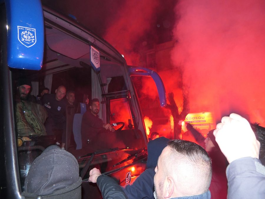 Μαζί στο γήπεδο οπαδοί και αποστολή (video+photos)